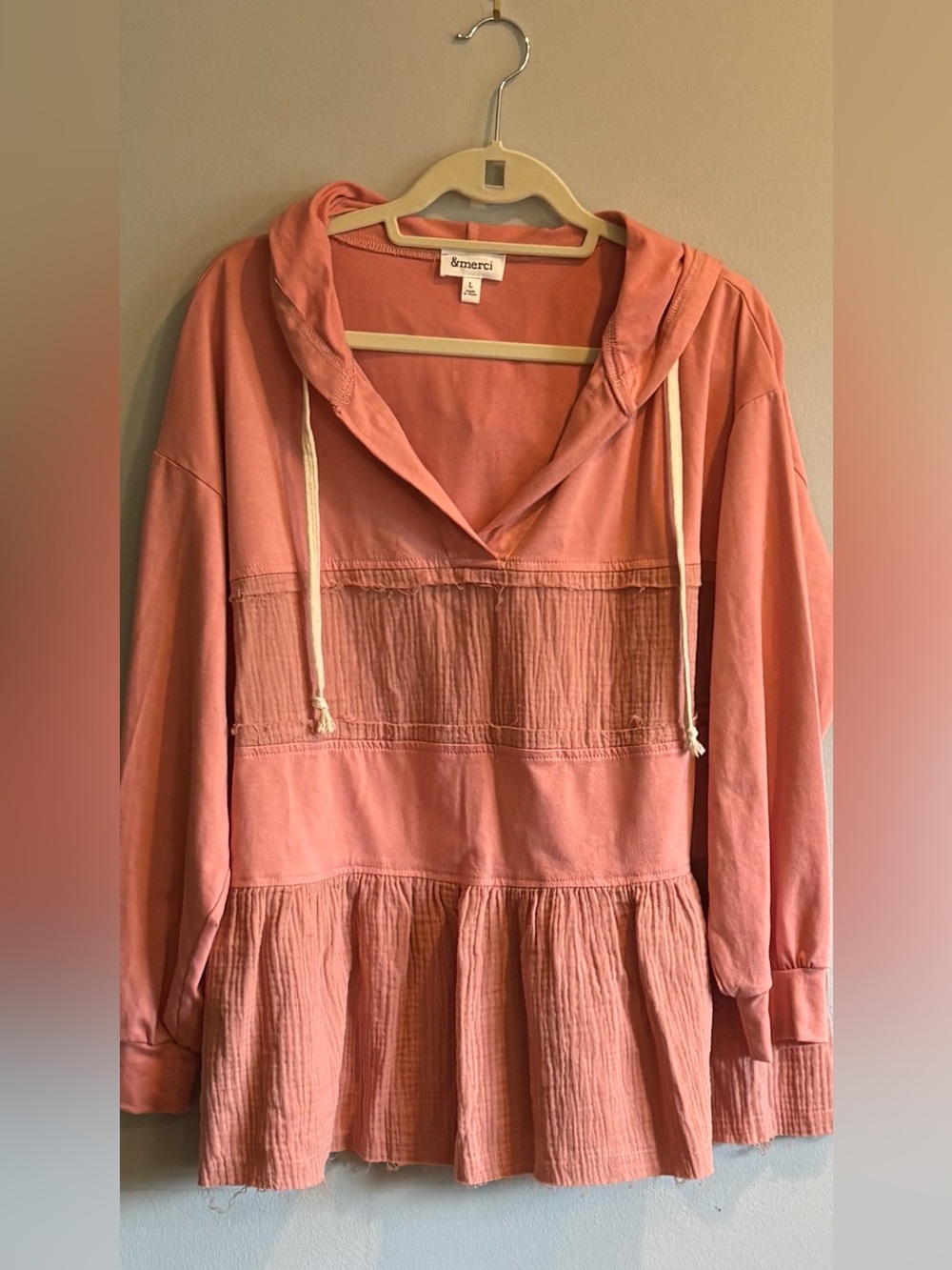 &Merci Rich Coral Colored Ruffled Tiered Hoodie Sweatshirt Size Large